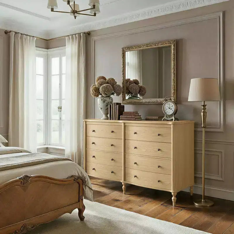 Commode vintage galbée en chêne noir/clair avec 8 tiroirs, Rangement de chambre à coucher avec poignées en bronze