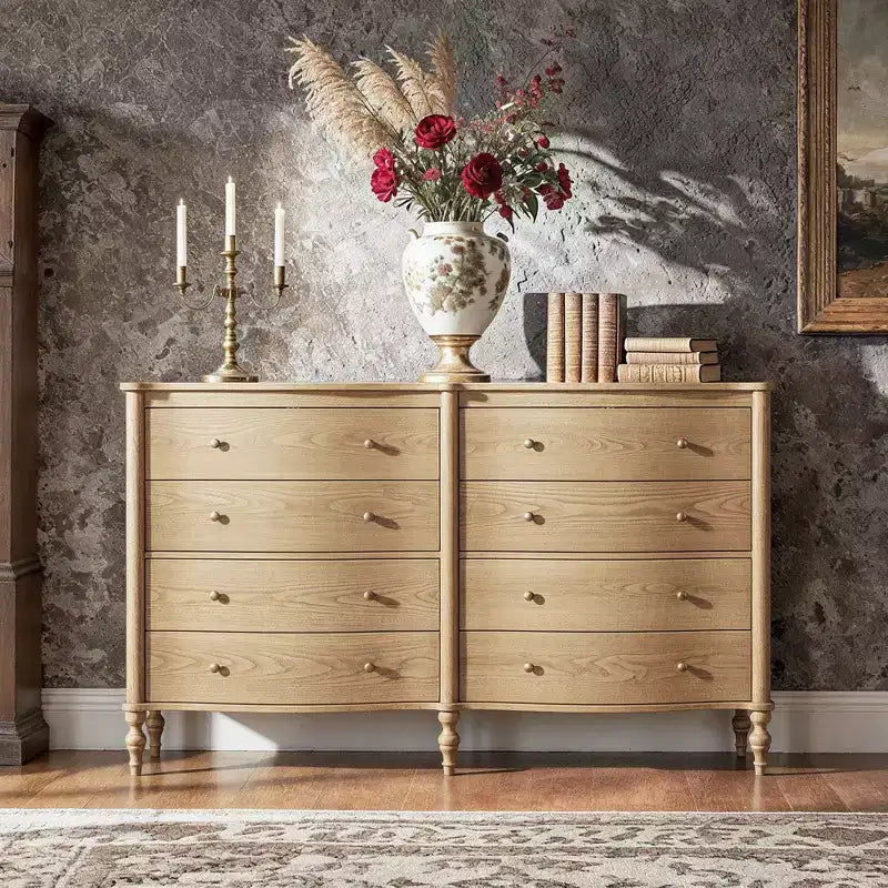 Commode vintage galbée en chêne noir/clair avec 8 tiroirs, Rangement de chambre à coucher avec poignées en bronze