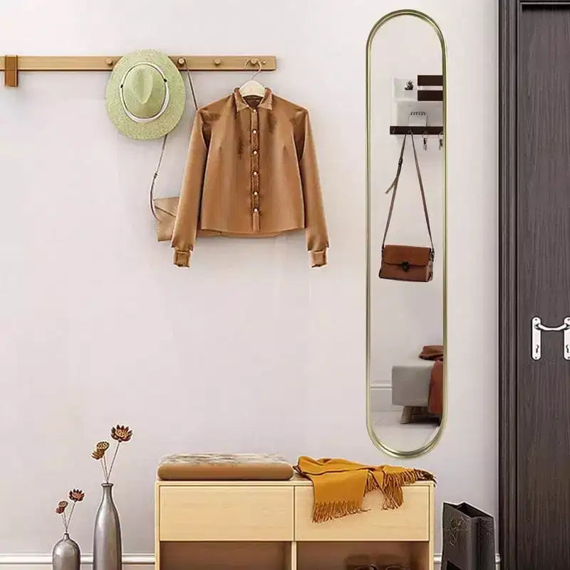 Miroir ovale pleine longueur or avec cadre en métal, 44"H x 8"W, entrée couloir salon
