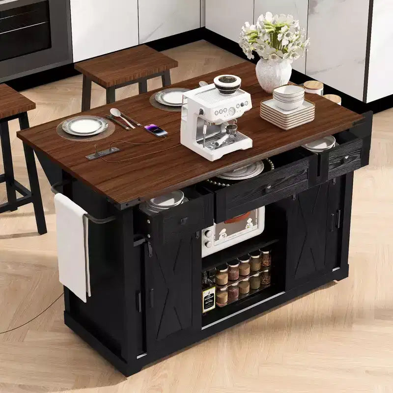 Îlot de cuisine roulant de style campagnard de 58 po avec rangement, porte coulissante de grange, porte latérale grillagée en métal et abattant.