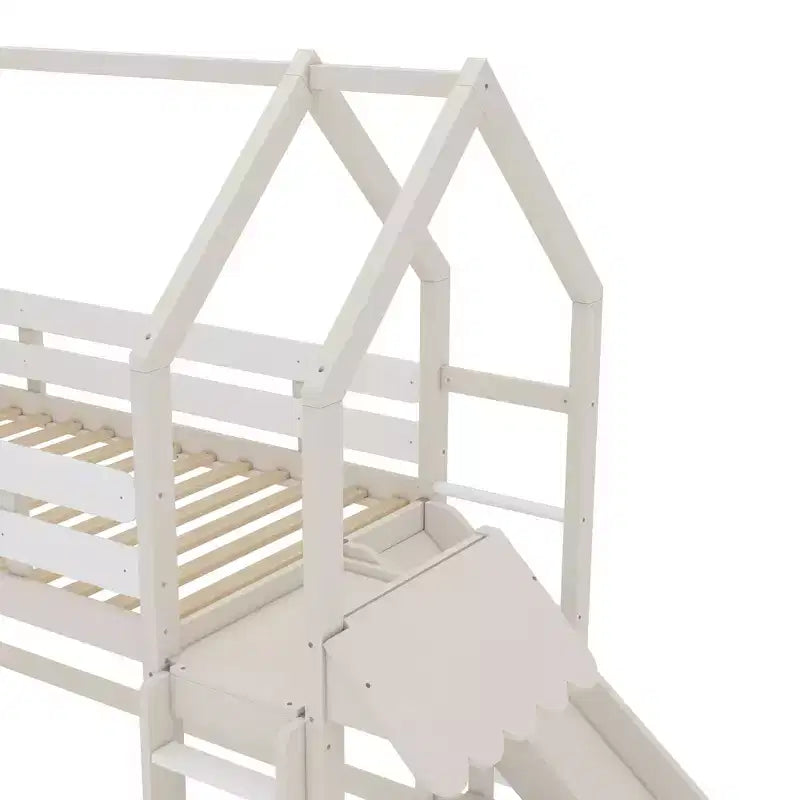 Lit mezzanine cabane avec étagère et toboggan, cadre en bois massif avec barrières de sécurité pour enfants
