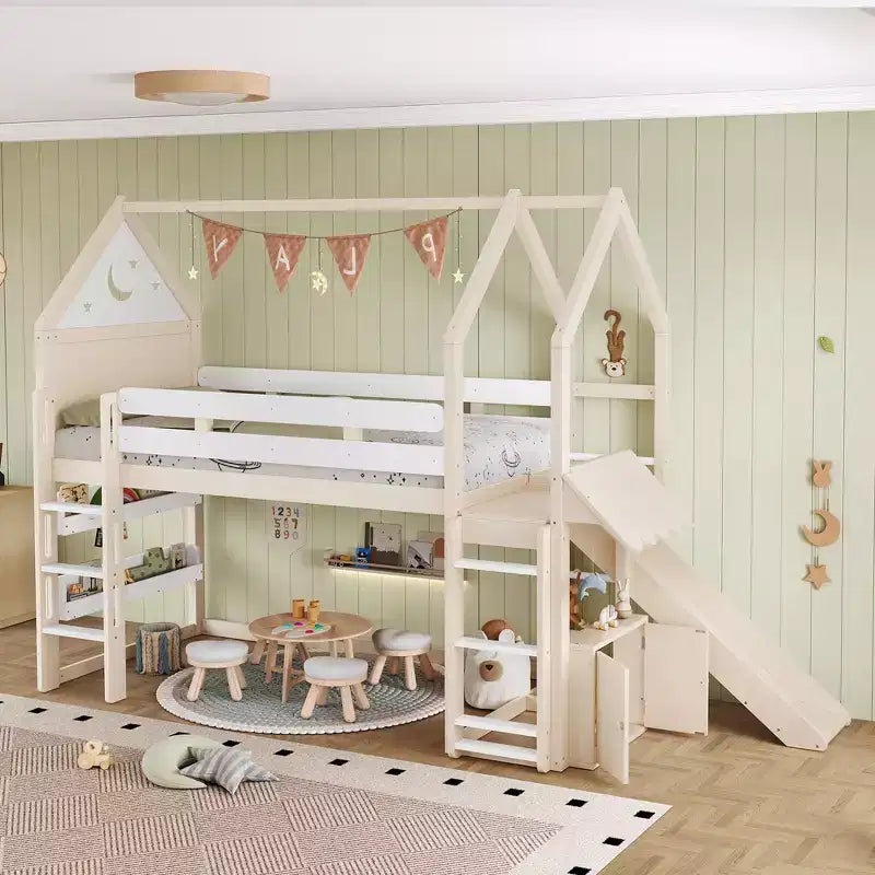 Lit mezzanine cabane avec étagère et toboggan, cadre en bois massif avec barrières de sécurité pour enfants