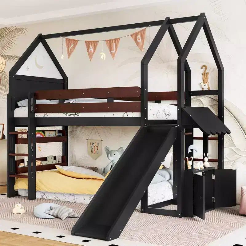 Lit mezzanine cabane avec étagère et toboggan, cadre en bois massif avec barrières de sécurité pour enfants