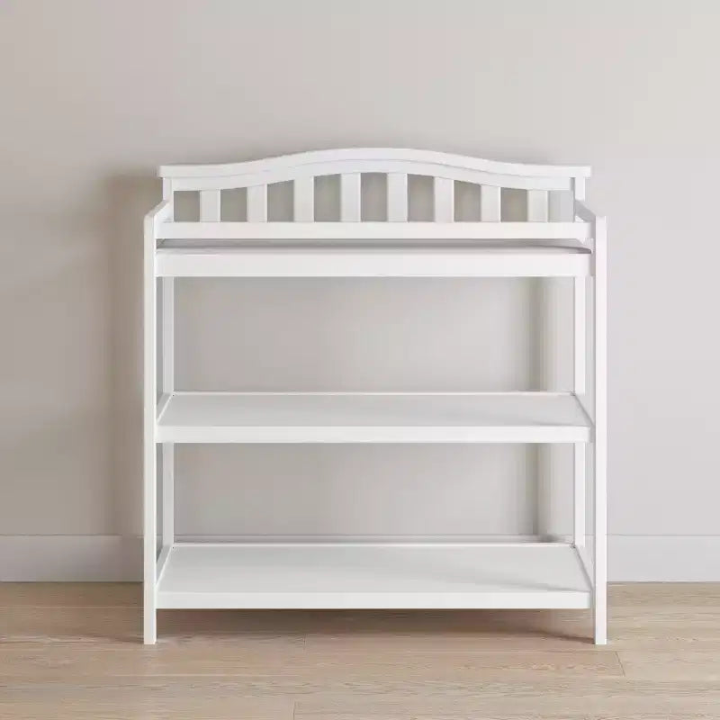 Table à langer pour bébé avec dessus en arc, matelas résistant à l'eau et sangle de sécurité, kit anti-basculement inclus, finition sans danger pour bébé