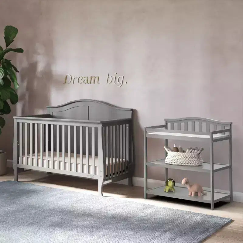 Table à langer pour bébé avec dessus en arc, matelas résistant à l'eau et sangle de sécurité, kit anti-basculement inclus, finition sans danger pour bébé